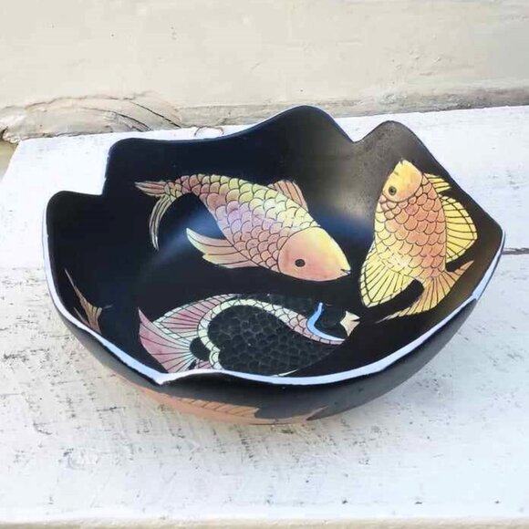 Vintage Porcelain Chinese Black Bowl with Raised Tropical Fish Designs - Picture 2 of 10